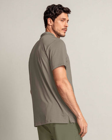 Camiseta deportiva transpirable con cuello tipo polo#color_789-arena