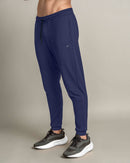 Jogger deportivo estilo sudadera con bolsillos laterales funcionales#color_509-azul-oscuro