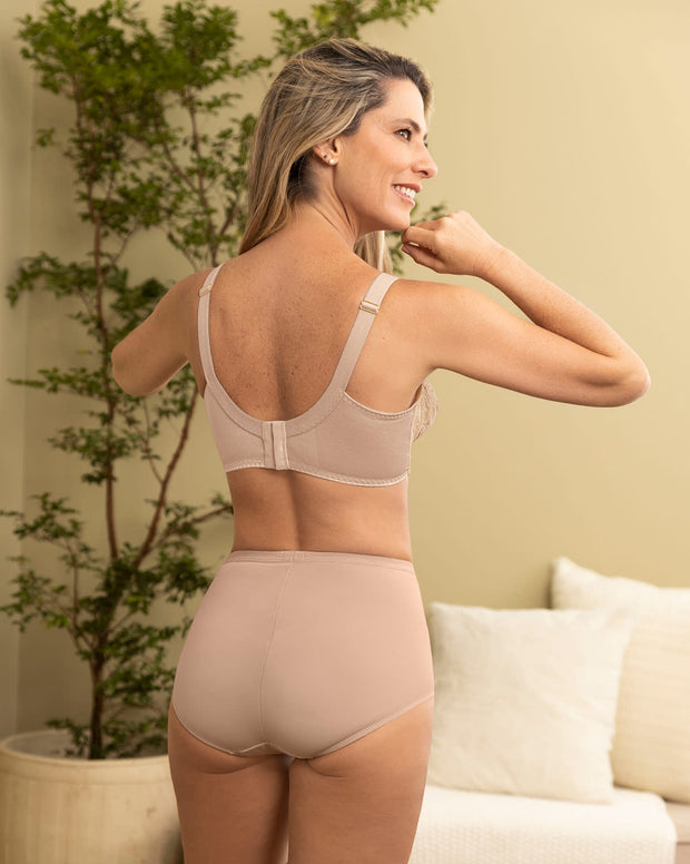 Brasier clásico con copas completas en encaje de buen cubrimiento