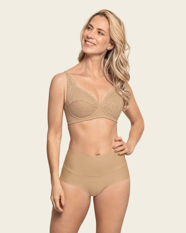 Brasier triangular con copas en encaje y espalda en tela lisa