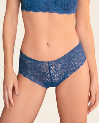 Panty estilo hípster en encaje sexy con refuerzo en algodón#color_599-azul