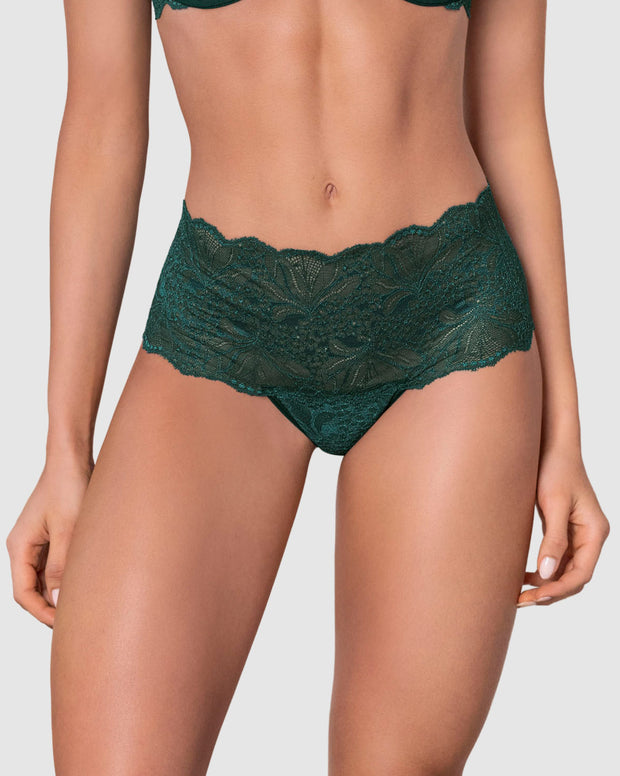 Panty estilo cachetero elaborado en encaje