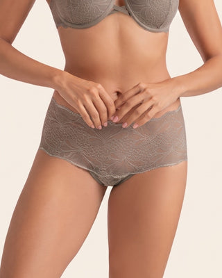 Panty estilo cachetero elaborado en encaje#color_760-gris