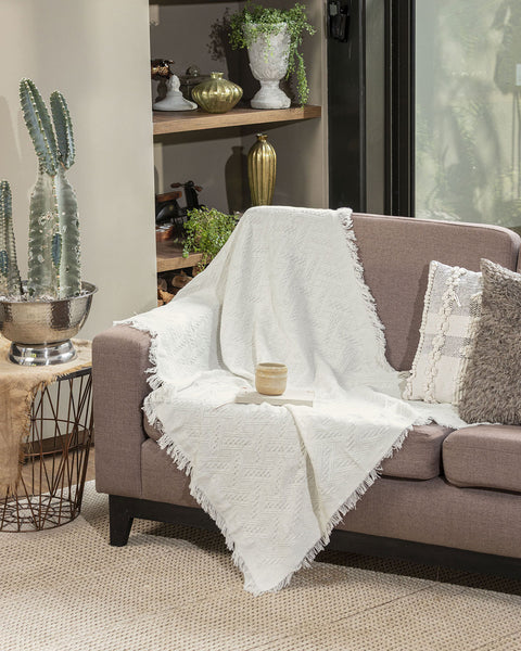 Manta multiusos con flecos en el borde#color_806-marfil