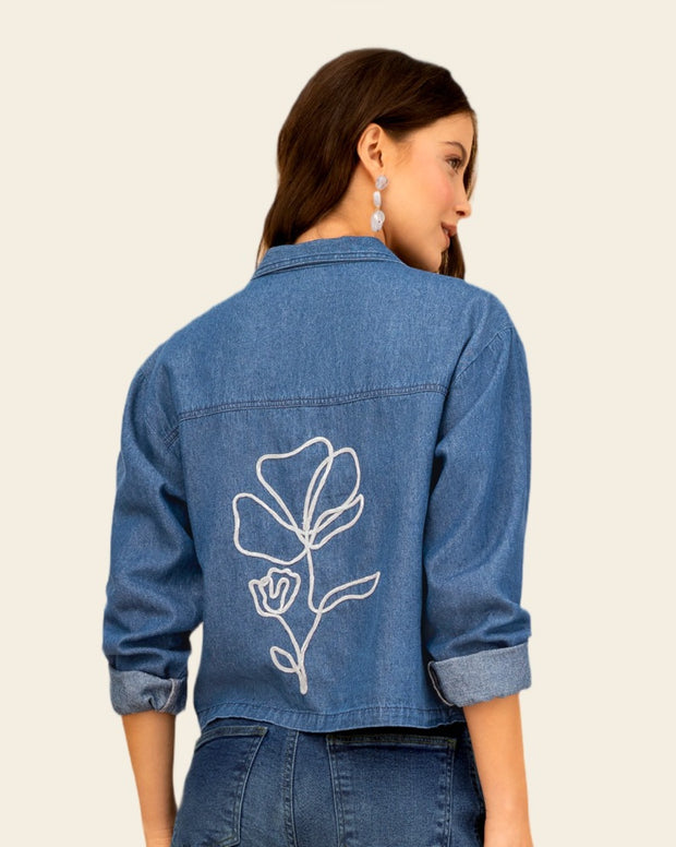 Chaqueta denim con  bordado en espalda