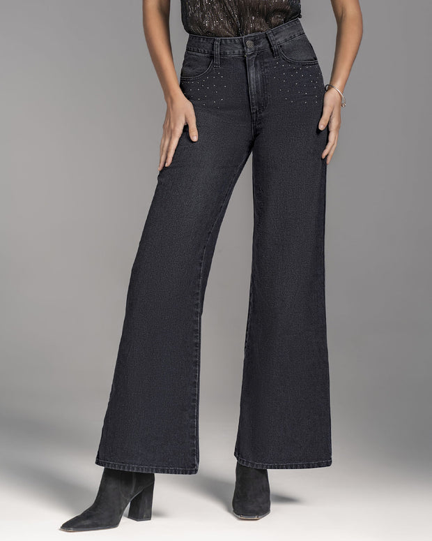 Jean bota amplia con detalle de piedras