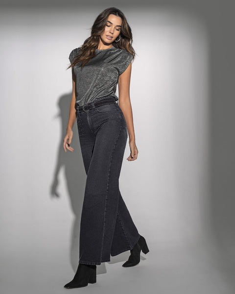 Jean bota amplia con detalle de piedras