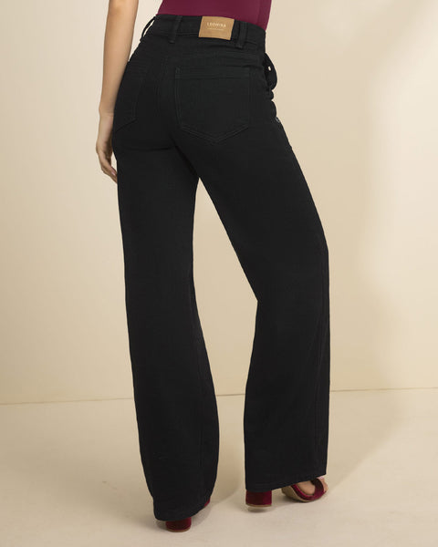 Jean bota recta con ojaletes