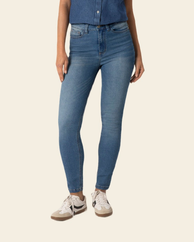 Jeans skinny esenciales para mujer