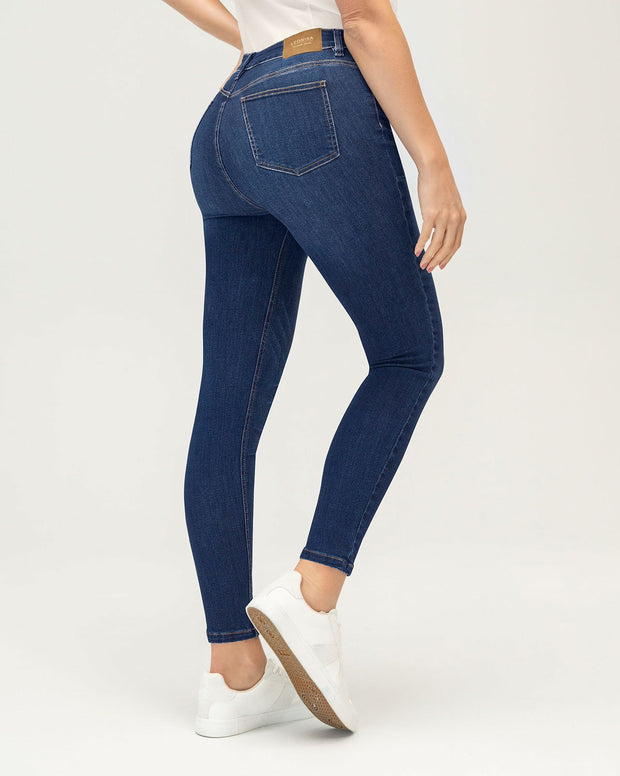 Jeans skinny esenciales para mujer