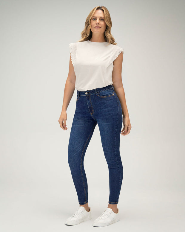 Jeans skinny esenciales para mujer