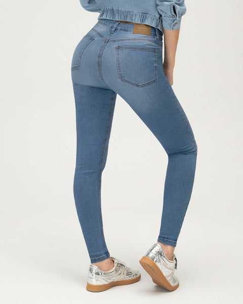 Jeans skinny esenciales para mujer#color_503-azul-medio