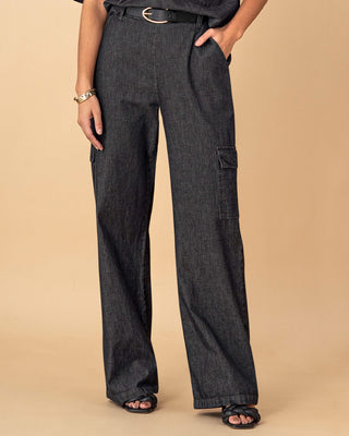 Pantalón bota ancha en índigo liviano#color_700-negro