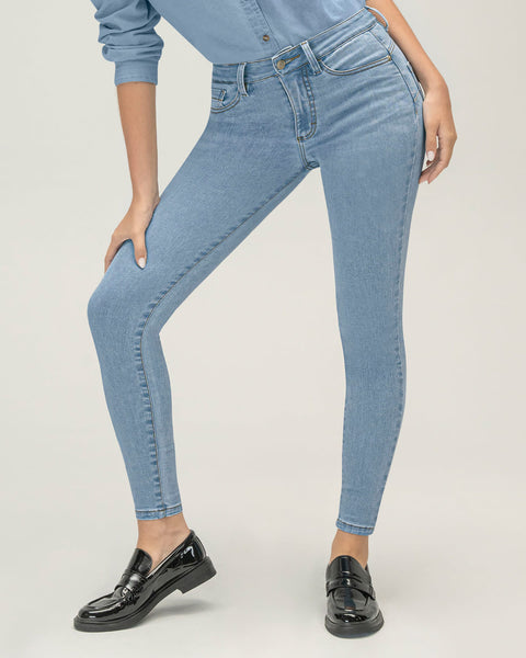 Jean skinny levanta cola#color_022-azul-claro