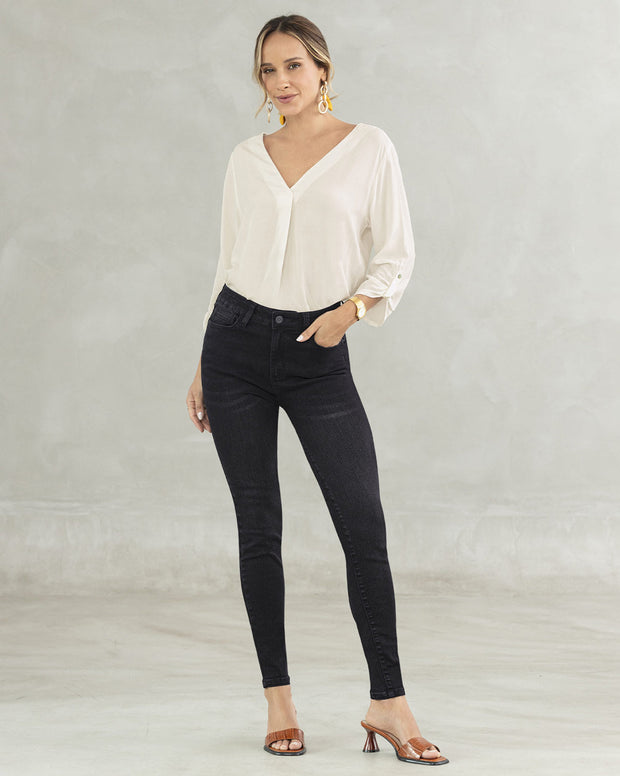 Jean skinny levanta cola