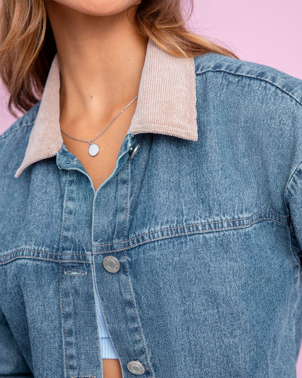 Chaqueta en denim con cuello en corduroy
