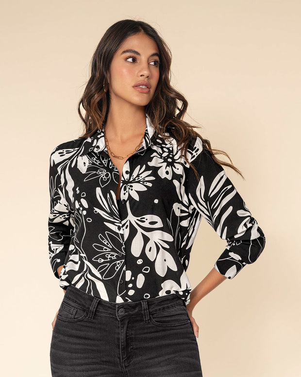 Blusa manga larga con perilla funcional y puños con botón