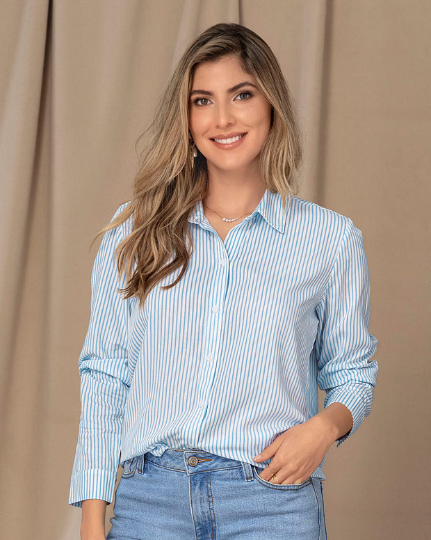 Blusa manga larga con perilla funcional y puños con botón