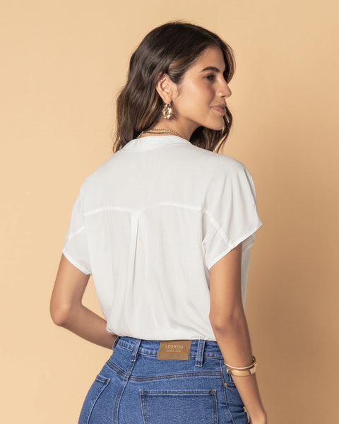 Blusa manga corta con perilla abotonable#color_000-blanco