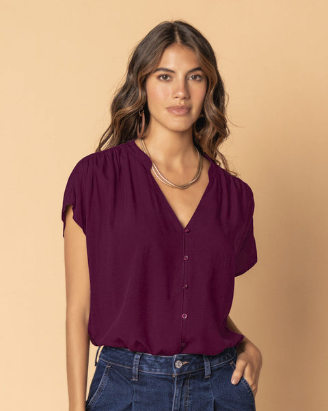 Blusa manga corta con perilla abotonable#color_409-uva