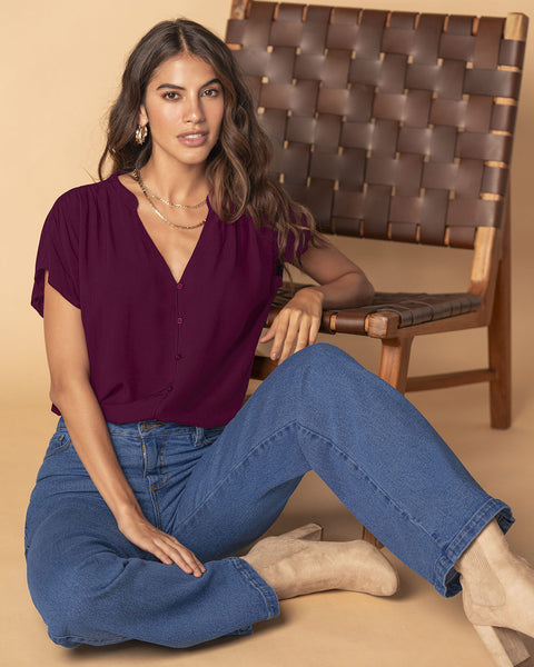 Blusa manga corta con perilla abotonable#color_409-uva
