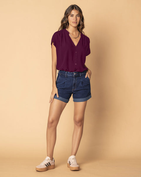 Blusa manga corta con perilla abotonable#color_409-uva