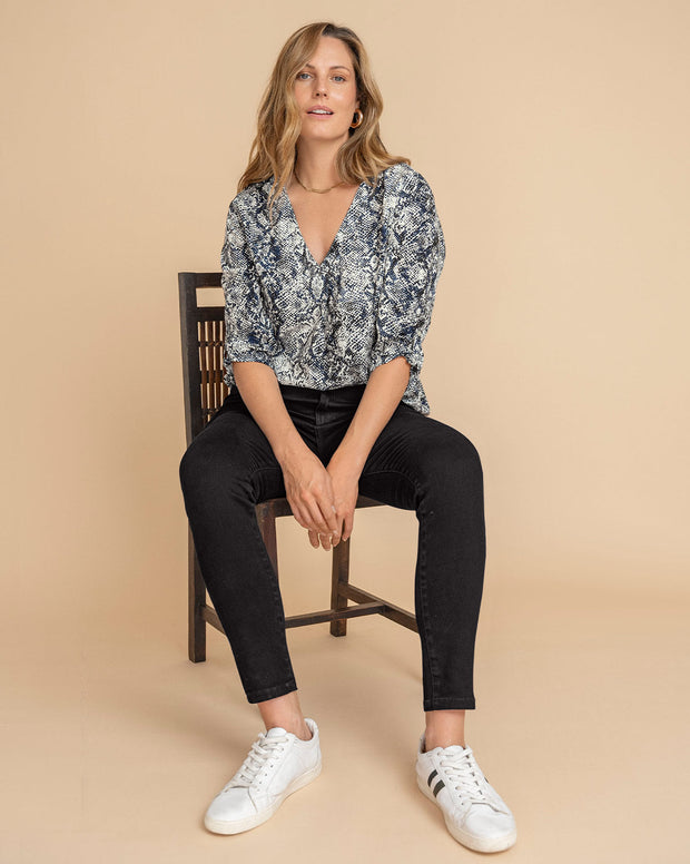 Blusa manga 3/4 con charretera no funcional