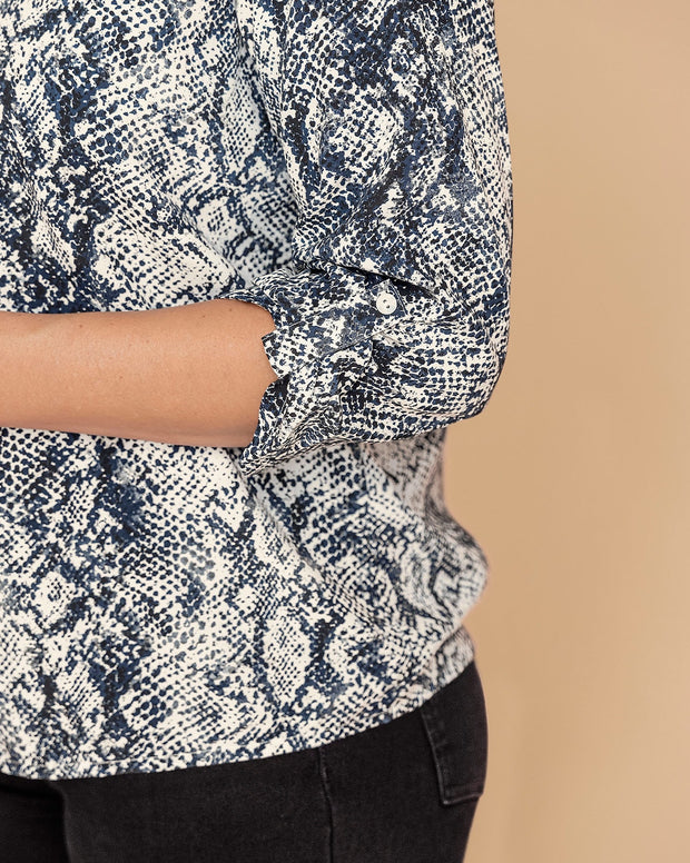 Blusa manga 3/4 con charretera no funcional