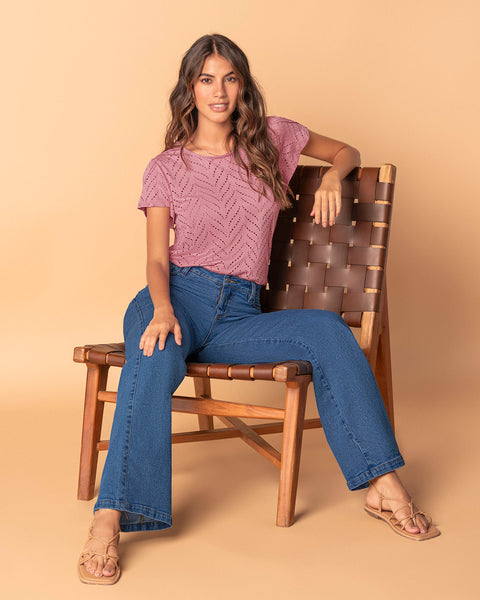 Camiseta manga corta con detalles en ojalillo#color_422-lila-medios