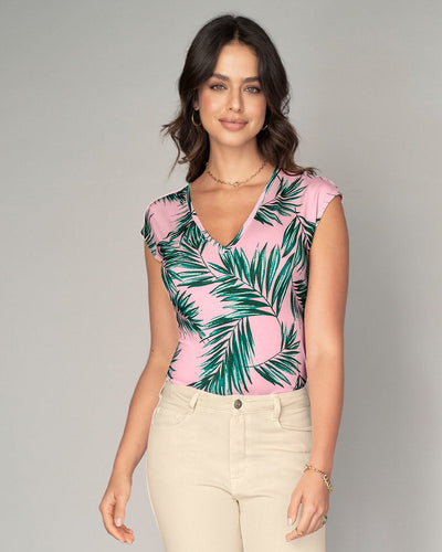 Camiseta manga corta con cuello en V para mujer#color_182-hojas