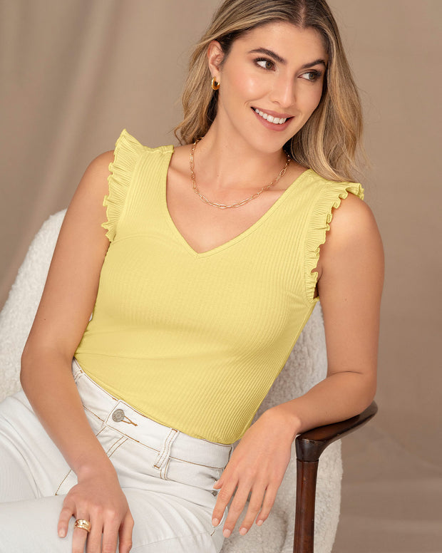 Camiseta con bolero en mangas y cuello en V