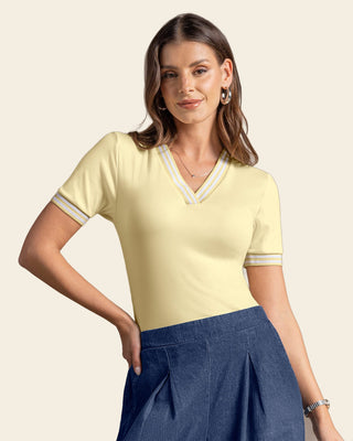 Camiseta manga corta con cuello y puños tejidos en contraste#color_c72-mantequilla