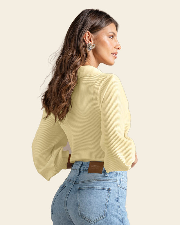 Camiseta manga larga con cuello tejido y tela acanalada