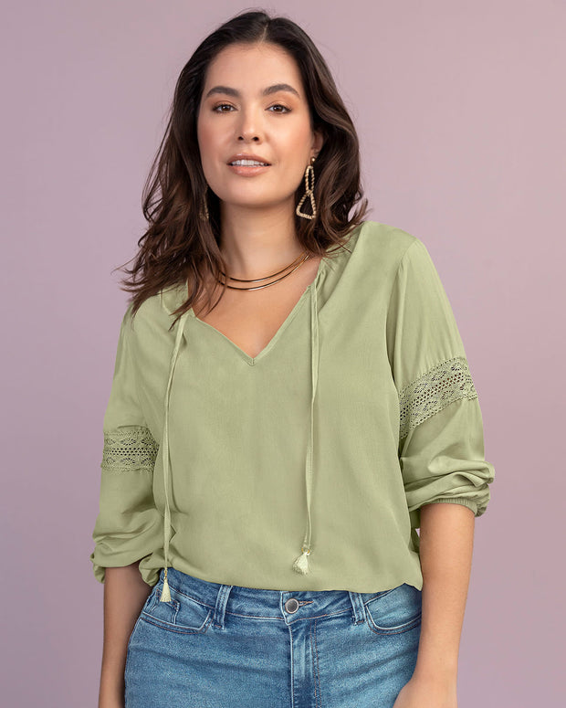 Blusa manga larga con detalle tipo encaje