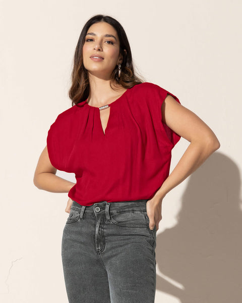 Blusa manga corta con detalle en el escote#color_302-rojo