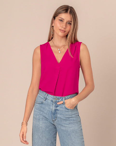 Blusa manga sisa escote en V con detalle sobrepuesto#color_316-fucsia