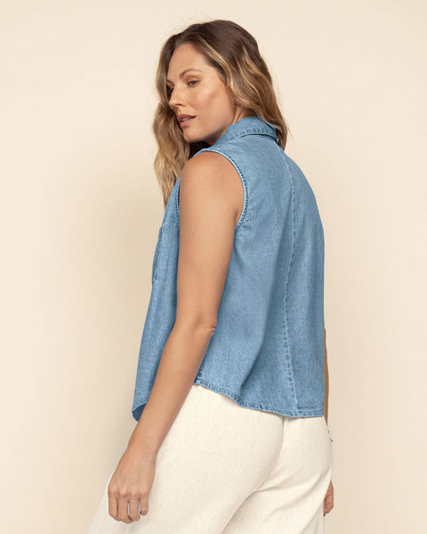 Blusa manga sisa cuello de camisero con botones funcionales en frente#color_141-indigo-claro