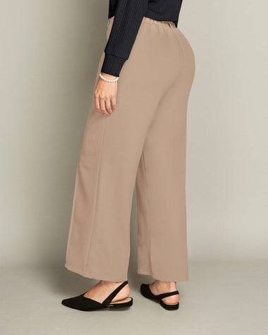 Pantalón bota recta con costuras decorativas en frente#color_084-arena