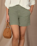 Bermuda corta para mujer#color_617-verde-oliva