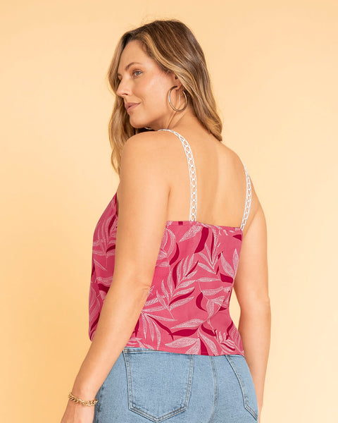 Blusa estampada de tiritas en guipure#color_145-cereza-estampado