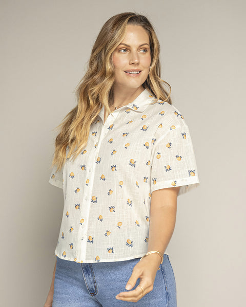 Blusa estampada tela tipo lino Leonisa Colombia