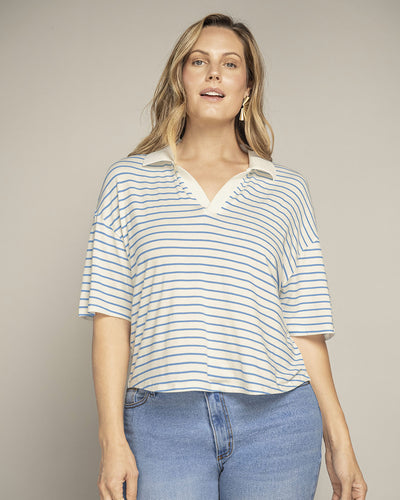 Blusa manga corta de silueta cuadrada#color_146-rayas-marfil-azul
