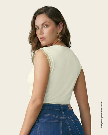Camiseta con detalle tejido en mangas#color_000-blanco