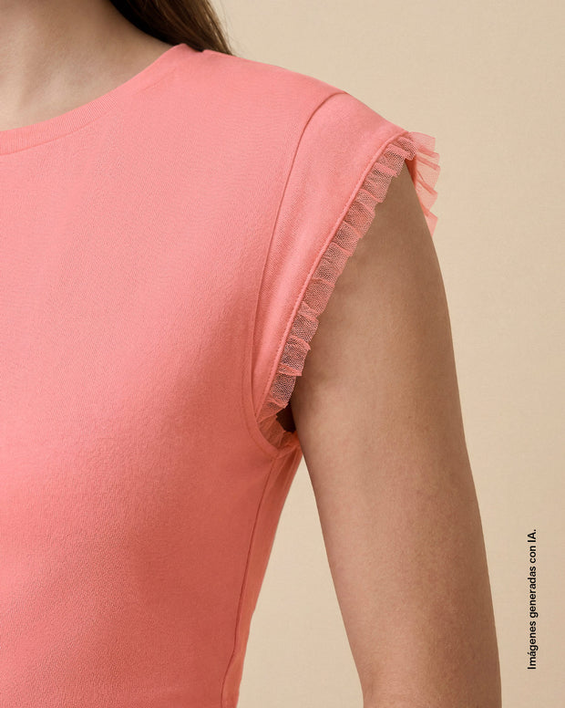 Camiseta con detalle tejido en mangas