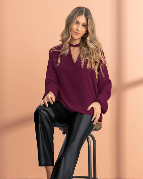 Blusa manga larga con abertura en escote#color_409-uva