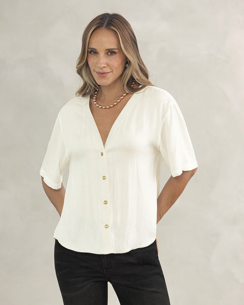 Blusa manga amplia con cuello en V y botones funcionales en frente#color_018-marfil