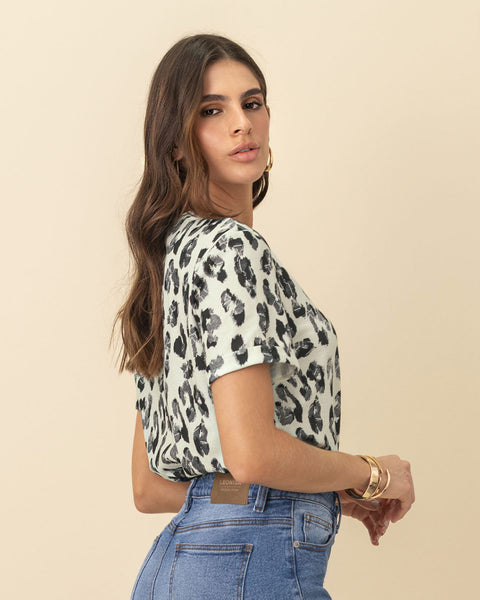 Camiseta manga corta estampada con dobladillo en manga#color_119-leopardo