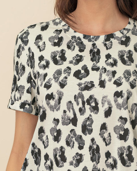 Camiseta manga corta estampada con dobladillo en manga#color_119-leopardo