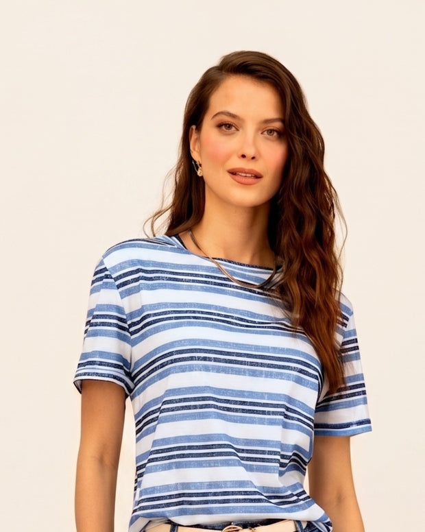 Camiseta manga corta estampada con dobladillo en manga