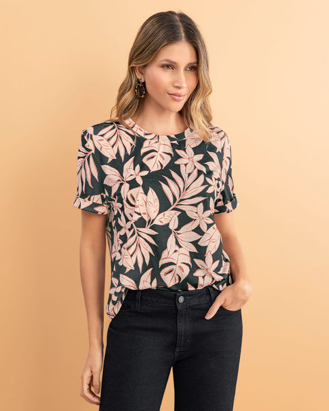 Camiseta manga corta estampada con dobladillo en manga#color_496-hojas